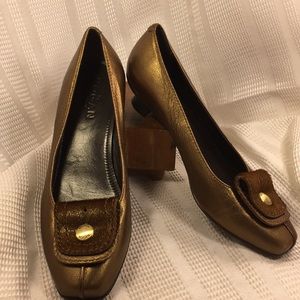 Hogan made in Italy metallic leather kitty .5”heel